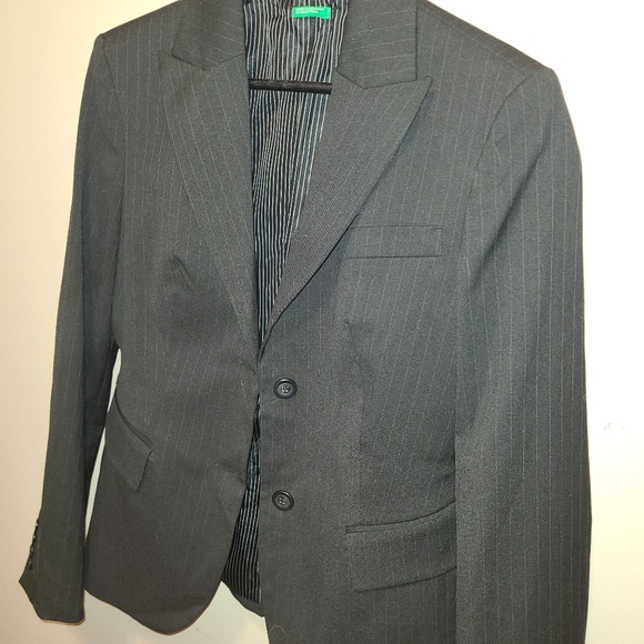 Women's Fitted pin stripe blazer - Picture 3 of 5